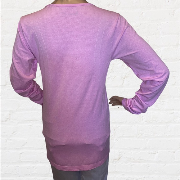 Under Armour UA HeatGear Threadborne Seamless Performance Pink Tee Sz Medium VGC - Picture 4 of 5